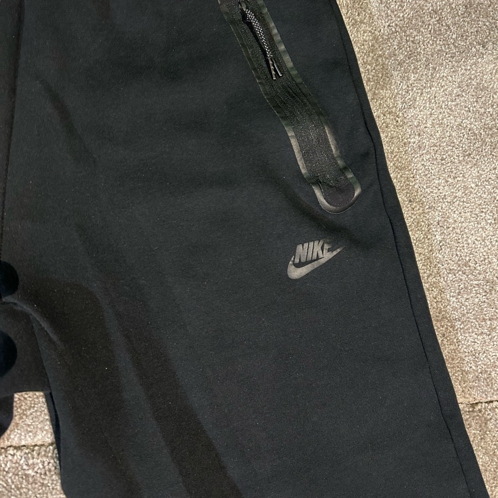 Black Nike Tech Sweatpants - Men’s Medium